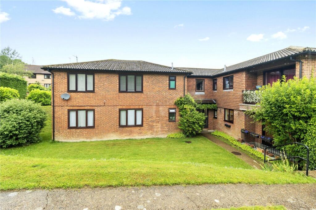 2 bed Apartment for rent in Crowborough. From Michael Brooker - Crowborough