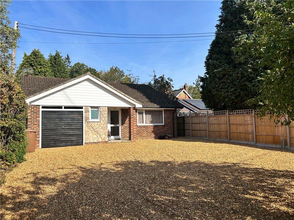 2 bed Bungalow for rent in Crampmoor. From Michael Rhodes - Romsey 2 bed Bungalow for rent in Crampmoor. From Michael Rhodes - Romsey