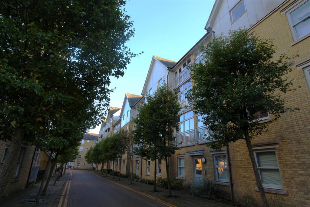 2 bed 1st Floor Flat for rent in Canterbury. From Miles & Barr - Canterbury 2 bed 1st Floor Flat for rent in Canterbury. From Miles & Barr - Canterbury