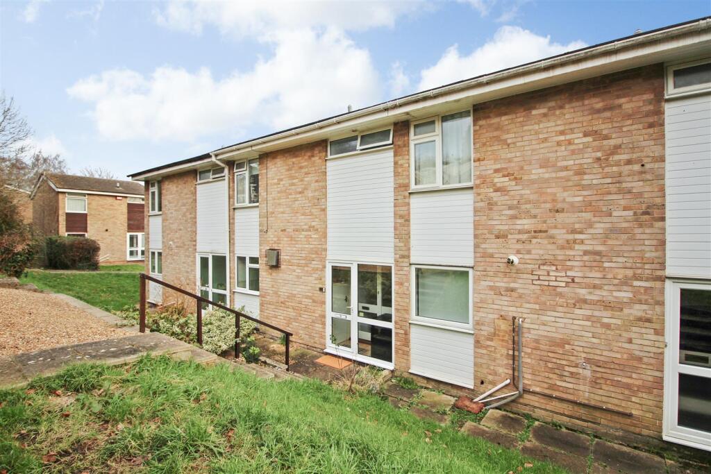 4 bed Mid Terraced House for rent in Canterbury. From Miles & Barr - Canterbury