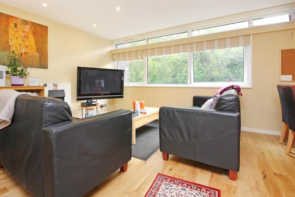 2 bed 1st Floor Flat for rent in Canterbury. From Miles & Barr - Canterbury