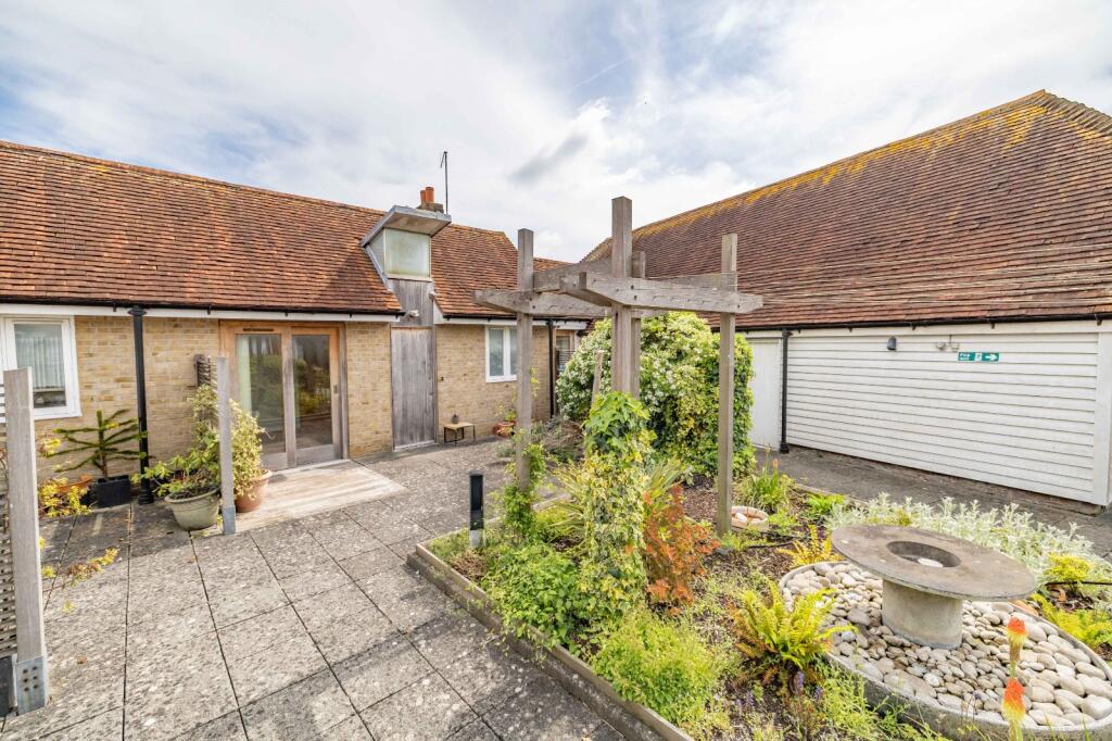2 bed 1st Floor Flat for rent in Canterbury. From Miles & Barr - Canterbury