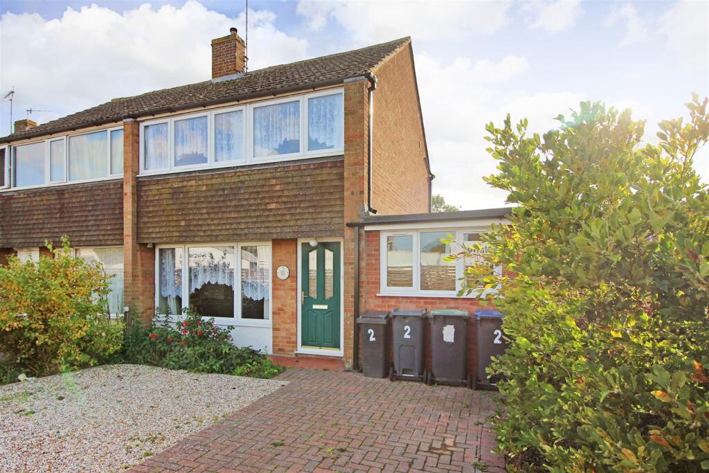 4 bed End of Terrace for rent in Canterbury. From Miles & Barr - Canterbury
