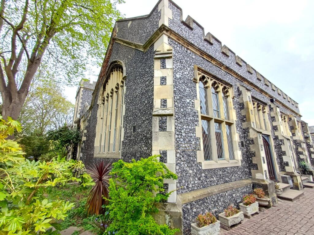 4 bed End of Terrace for rent in Faversham. From Miles & Barr - Canterbury