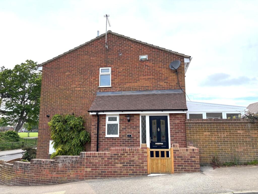 2 bed Semi Detached for rent in Faversham. From Miles & Barr - Canterbury 2 bed Semi Detached for rent in Faversham. From Miles & Barr - Canterbury