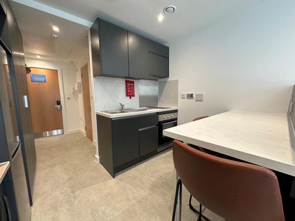 4 bed 1st Floor Flat for rent in . From Miles & Barr - Canterbury