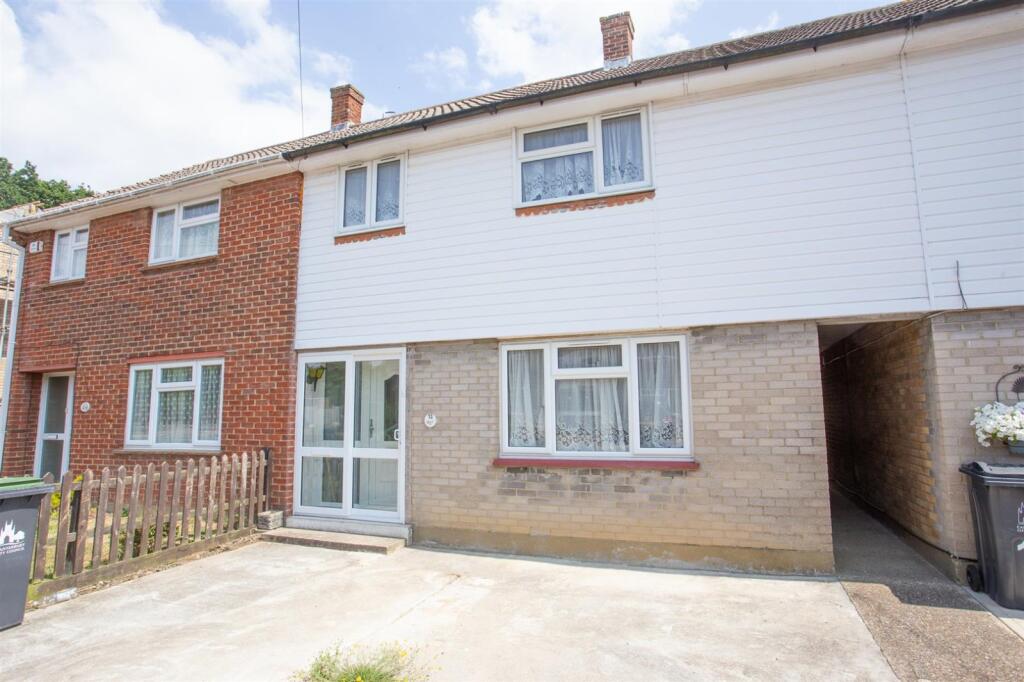 3 bed Mid Terraced House for rent in Tyler Hill. From Miles & Barr - Canterbury 3 bed Mid Terraced House for rent in Tyler Hill. From Miles & Barr - Canterbury