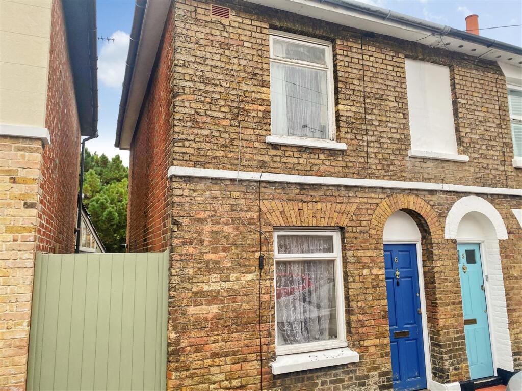 2 bed Mid Terraced House for rent in Harbledown. From Miles & Barr - Canterbury 2 bed Mid Terraced House for rent in Harbledown. From Miles & Barr - Canterbury