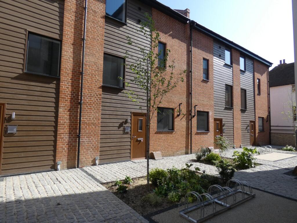 2 bed 1st Floor Flat for rent in Canterbury. From Miles & Barr - Canterbury