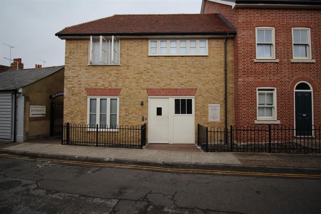 4 bed 1st Floor Flat for rent in Canterbury. From Miles & Barr - Canterbury