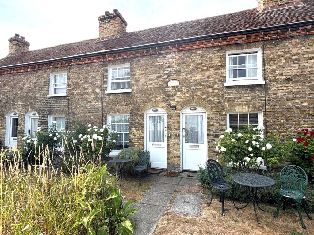 1 bed Mid Terraced House for rent in Sandwich. From Miles & Barr - Canterbury