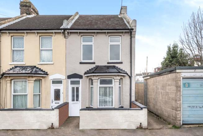 3 bed End of Terrace for rent in Lower Twydall. From Miles & Barr - Canterbury 3 bed End of Terrace for rent in Lower Twydall. From Miles & Barr - Canterbury