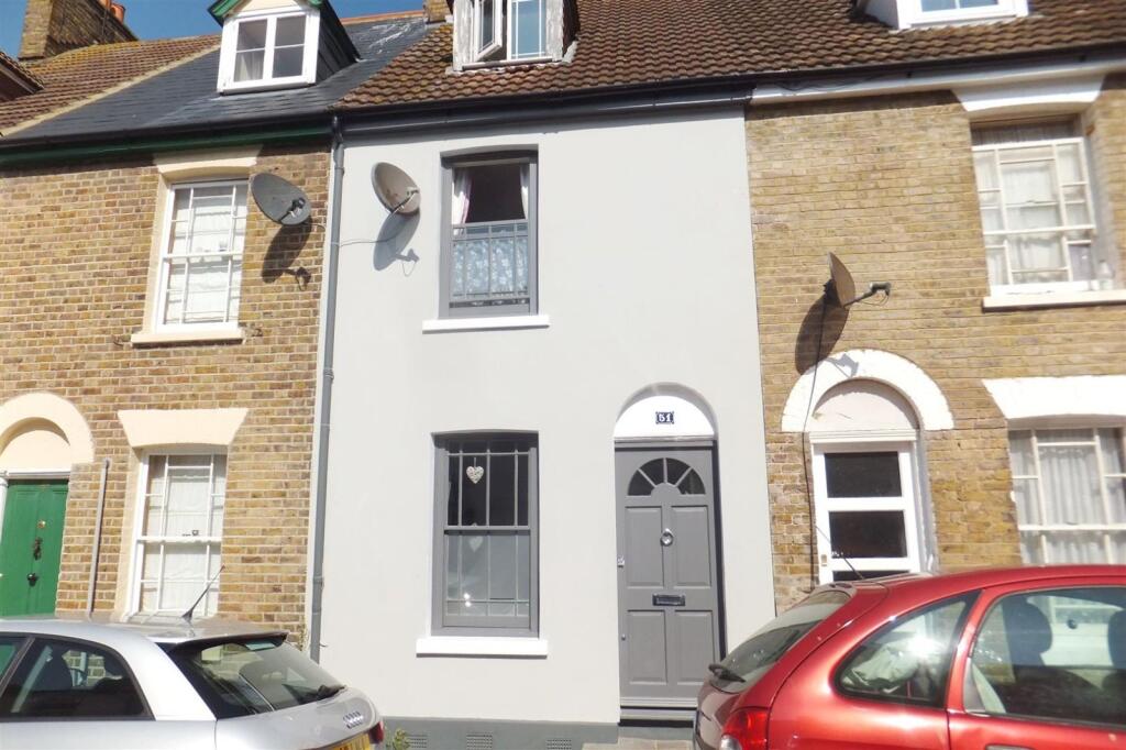 4 bed Mid Terraced House for rent in Whitstable. From Miles & Barr - Canterbury 4 bed Mid Terraced House for rent in Whitstable. From Miles & Barr - Canterbury