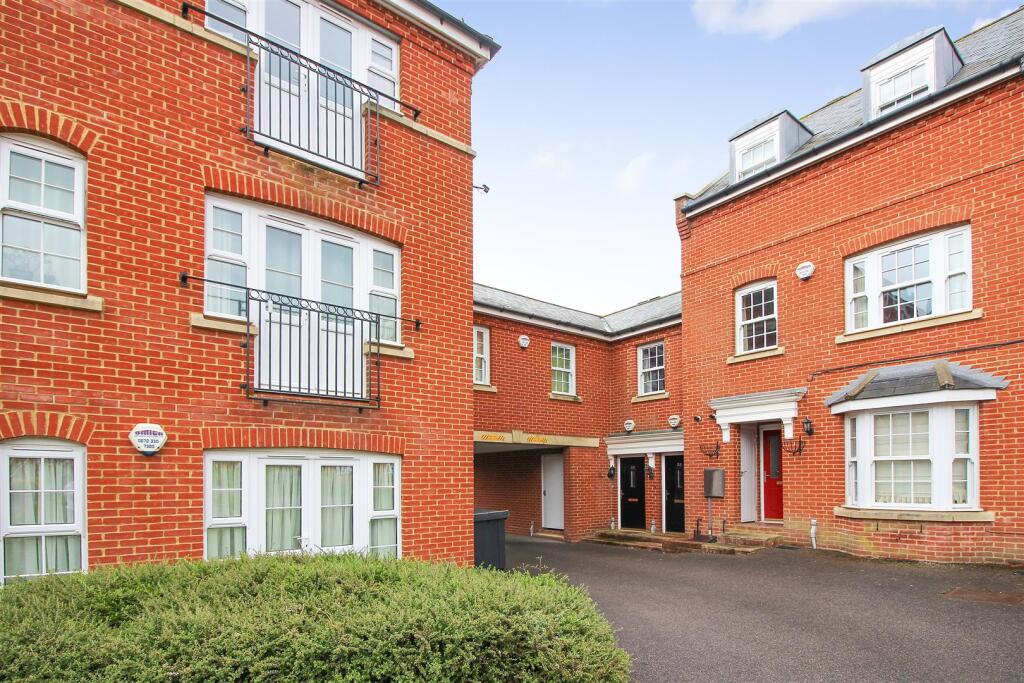 2 bed 1st Floor Flat for rent in Canterbury. From Miles & Barr - Canterbury