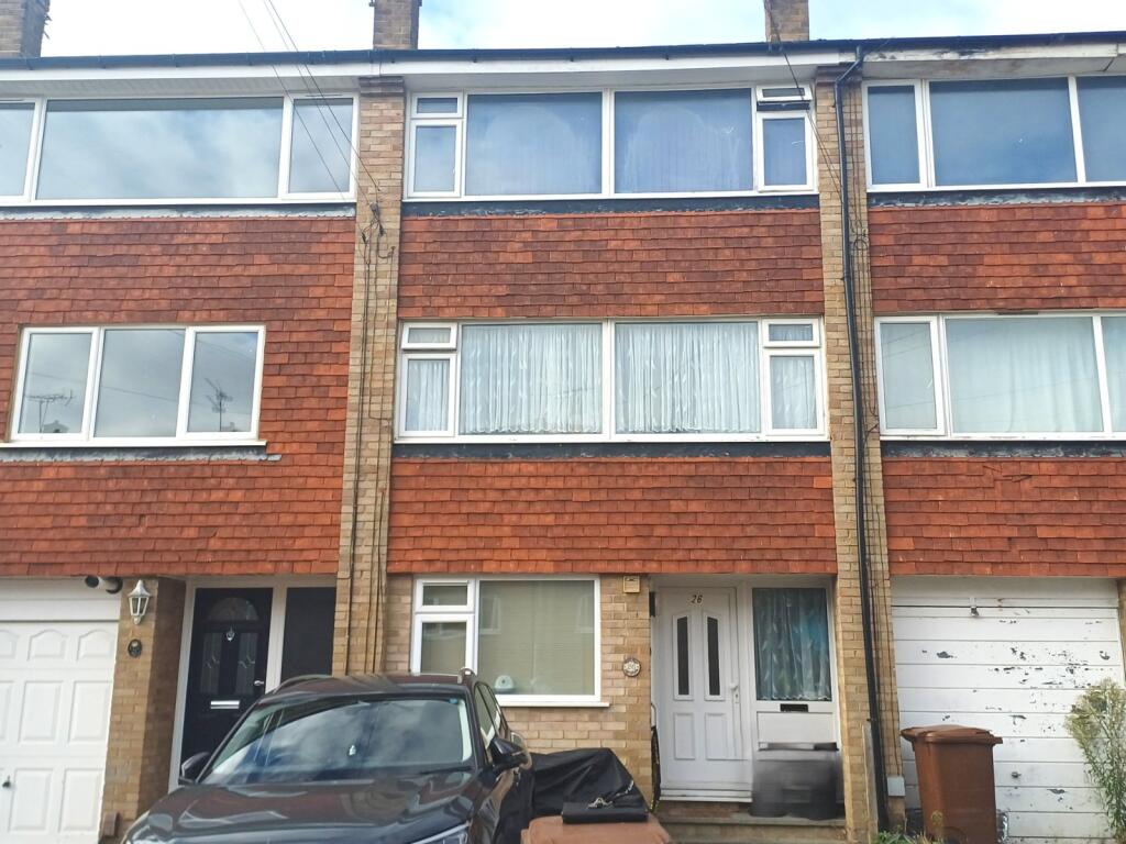 4 bed Mid Terraced House for rent in Moor Street. From Miles & Barr - Canterbury 4 bed Mid Terraced House for rent in Moor Street. From Miles & Barr - Canterbury