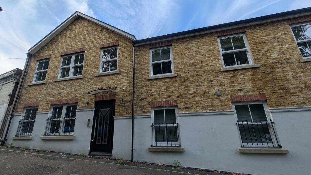 2 bed 1st Floor Flat for rent in Folkestone. From Miles & Barr - Dover