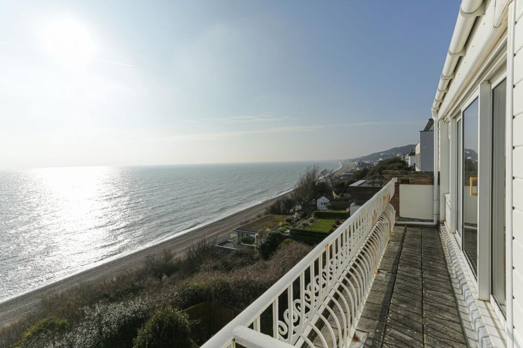4 bed Penthouse for rent in Folkestone. From Miles & Barr - Dover