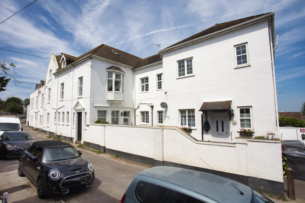 3 bed 1st Floor Flat for rent in Kingsdown. From Miles & Barr - Dover