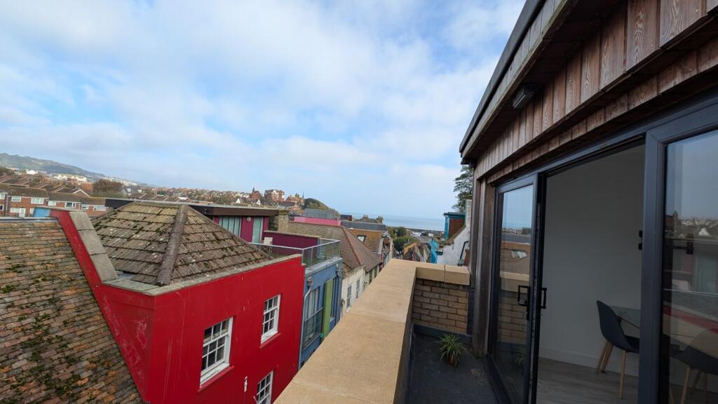 2 bed 1st Floor Flat for rent in Folkestone. From Miles & Barr - Dover 2 bed 1st Floor Flat for rent in Folkestone. From Miles & Barr - Dover