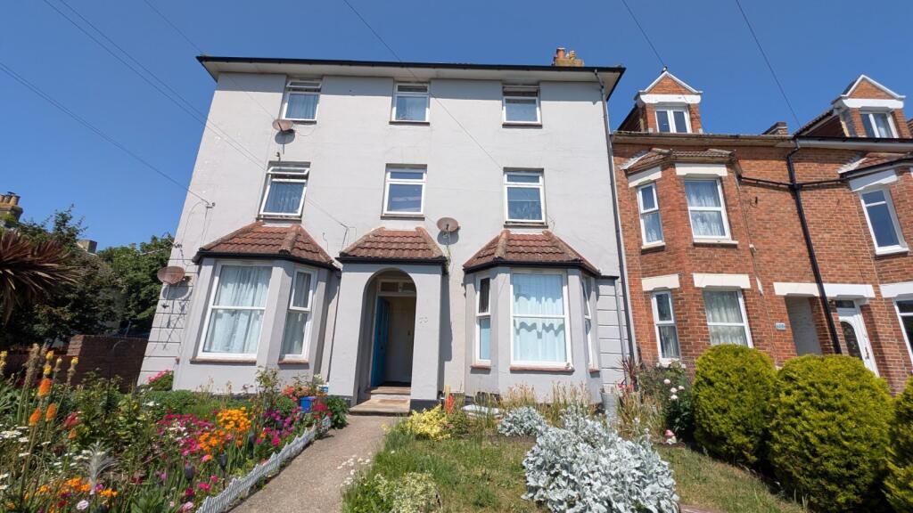 3 bed 1st Floor Flat for rent in Folkestone. From Miles & Barr - Dover