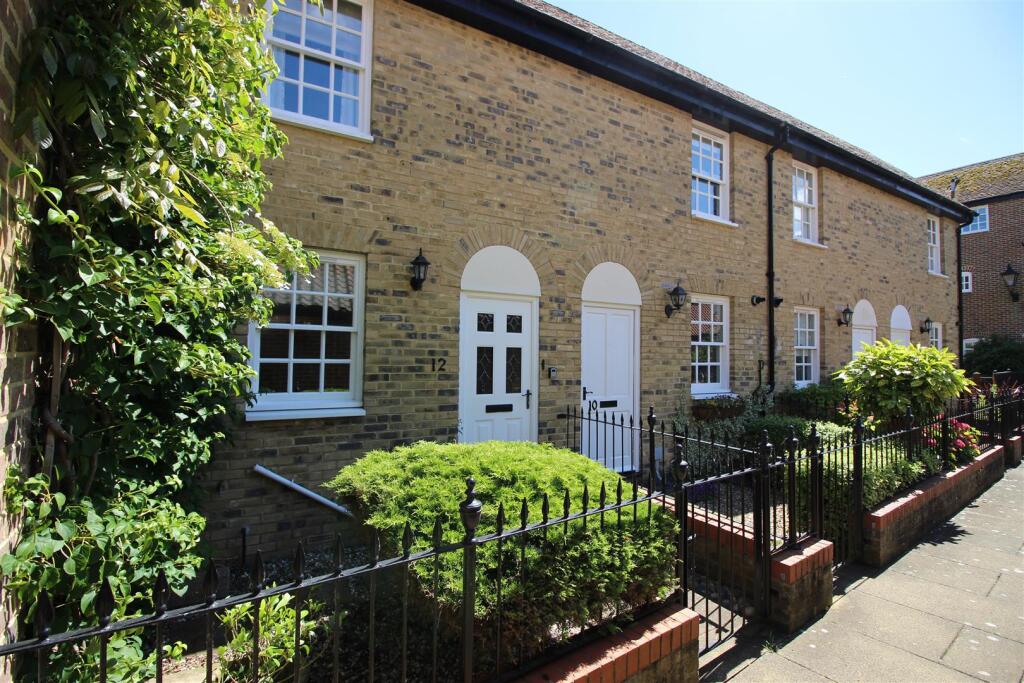 2 bed End of Terrace for rent in Sandwich. From Miles & Barr - Dover 2 bed End of Terrace for rent in Sandwich. From Miles & Barr - Dover