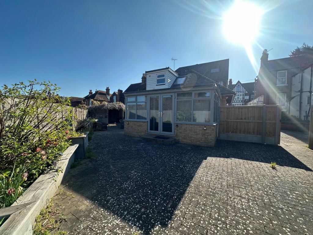 2 bed Mid Terraced House for rent in Canterbury. From Miles & Barr - Dover 2 bed Mid Terraced House for rent in Canterbury. From Miles & Barr - Dover