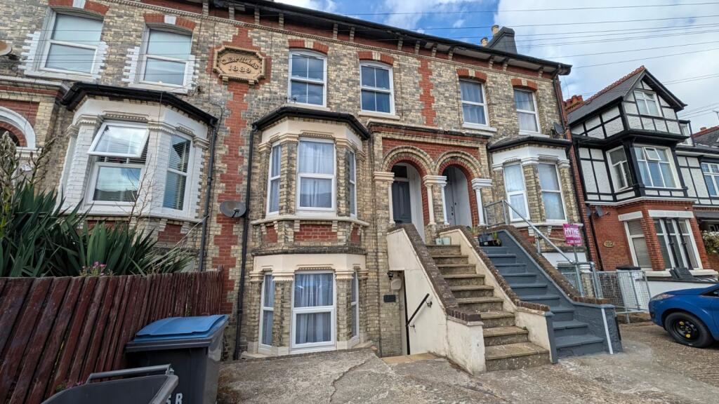 3 bed 1st Floor Flat for rent in Dover. From Miles & Barr - Dover