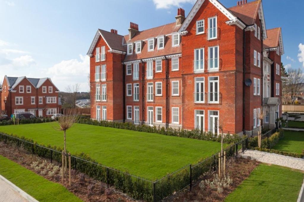2 bed 1st Floor Flat for rent in Folkestone. From Miles & Barr - Dover 2 bed 1st Floor Flat for rent in Folkestone. From Miles & Barr - Dover