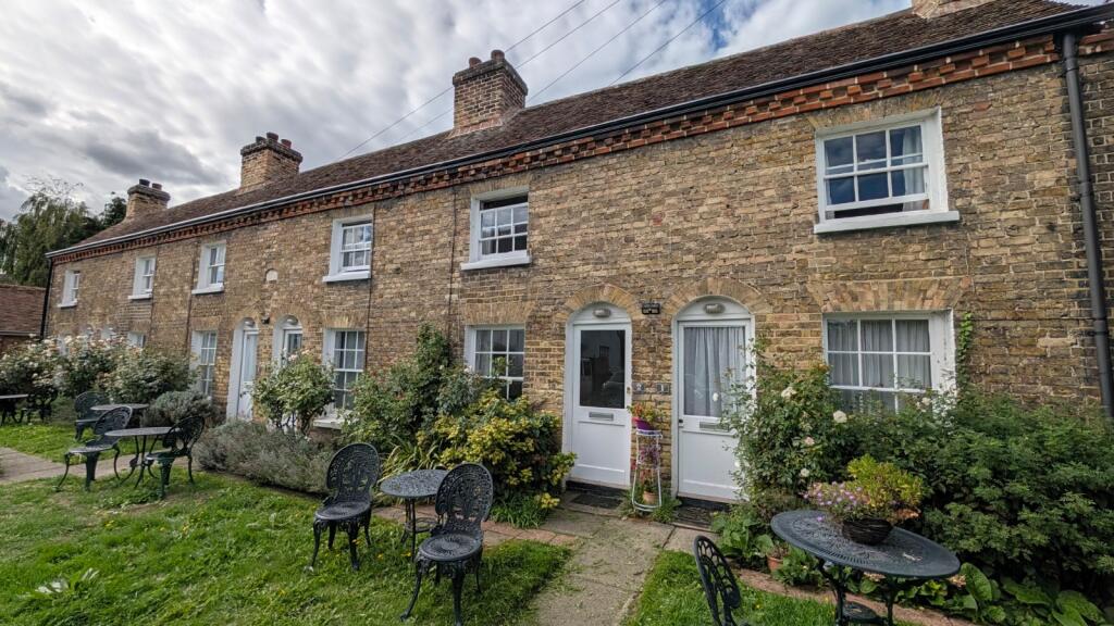 1 bed Mid Terraced House for rent in Sandwich. From Miles & Barr - Dover