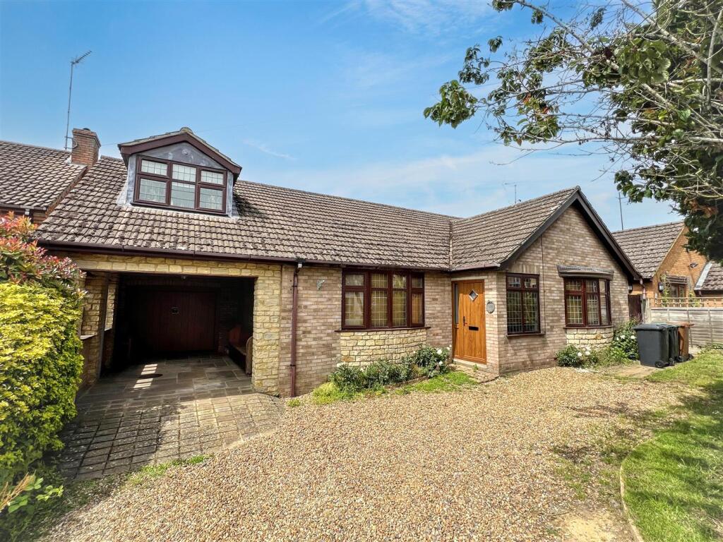 3 bed Detached bungalow for rent in Bozeat. From Matthew Nicholas Estate Agents - Wollaston