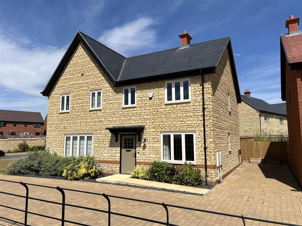 3 bed Semi Detached for rent in Wellingborough. From Matthew Nicholas Estate Agents - Wollaston