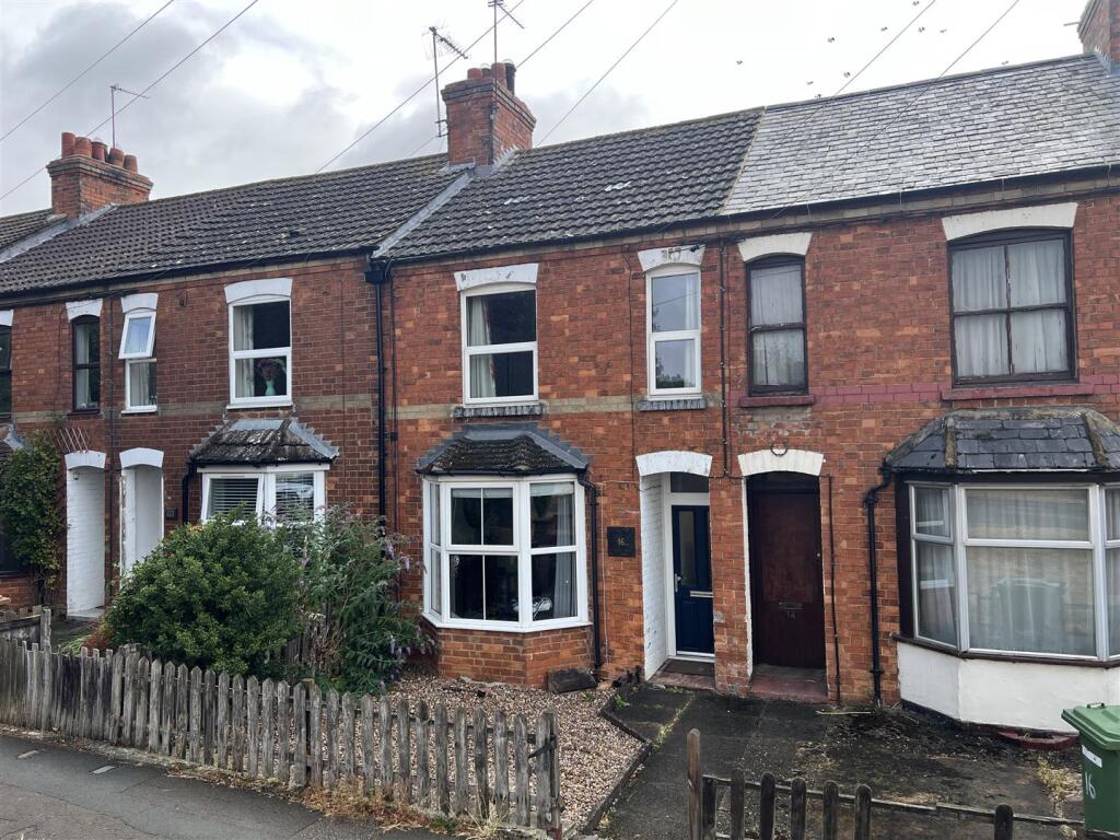 2 bed Mid Terraced House for rent in Bozeat. From Matthew Nicholas Estate Agents - Wollaston