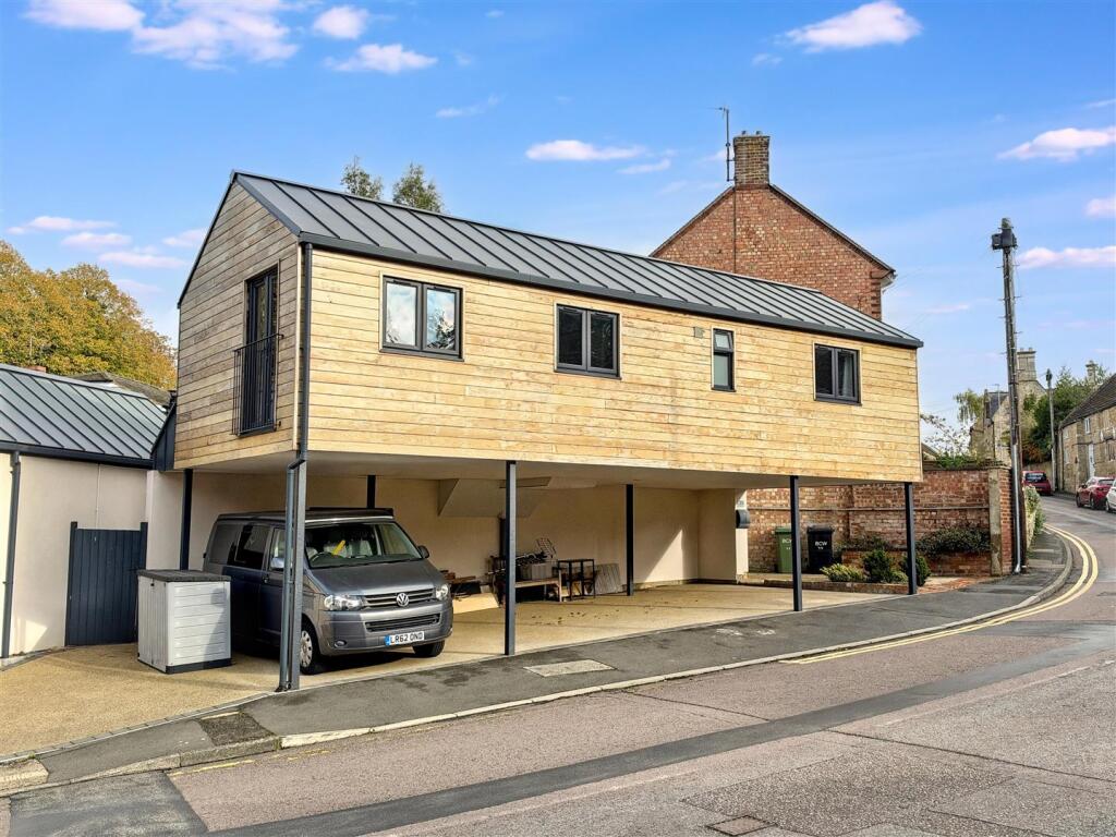 1 bed 1st Floor Flat for rent in Wollaston. From Matthew Nicholas Estate Agents - Wollaston