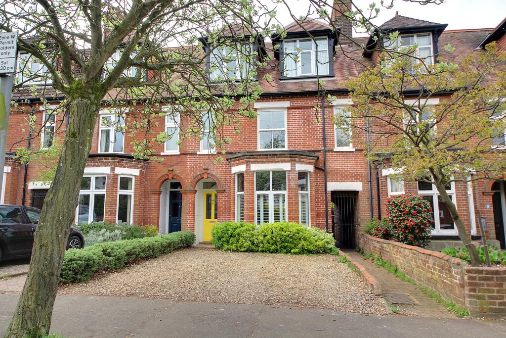 5 bed Mid Terraced House for rent in Norwich. From Mills Knight - Norwich
