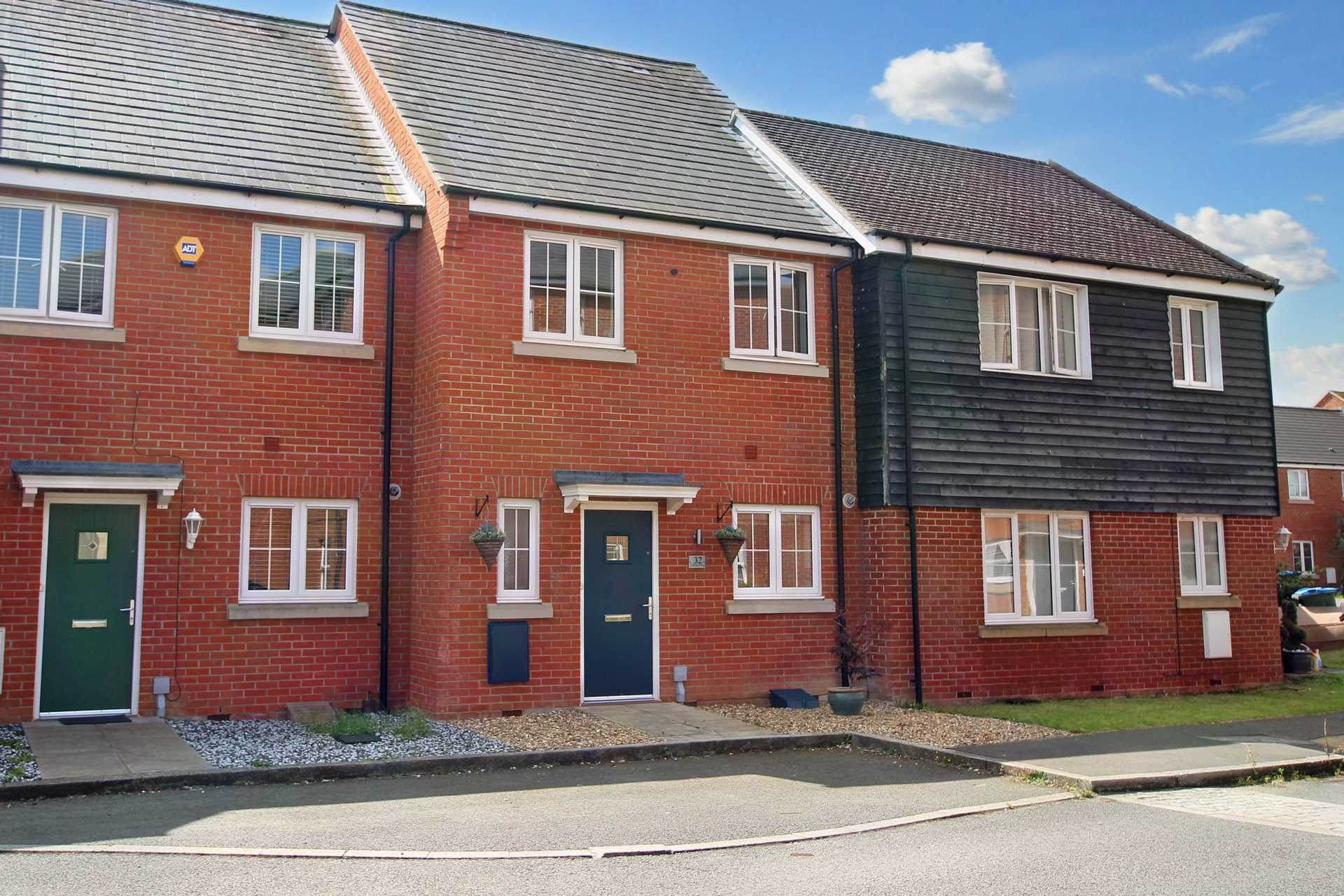 3 bed Mid Terraced House for rent in Aylesbury. From Mortimers