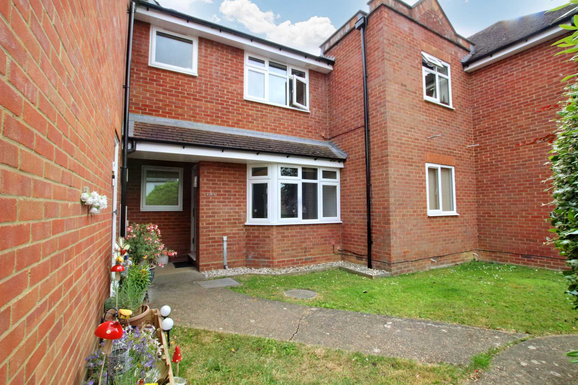 1 bed Annexe for rent in Aylesbury. From Mortimers 1 bed Annexe for rent in Aylesbury. From Mortimers