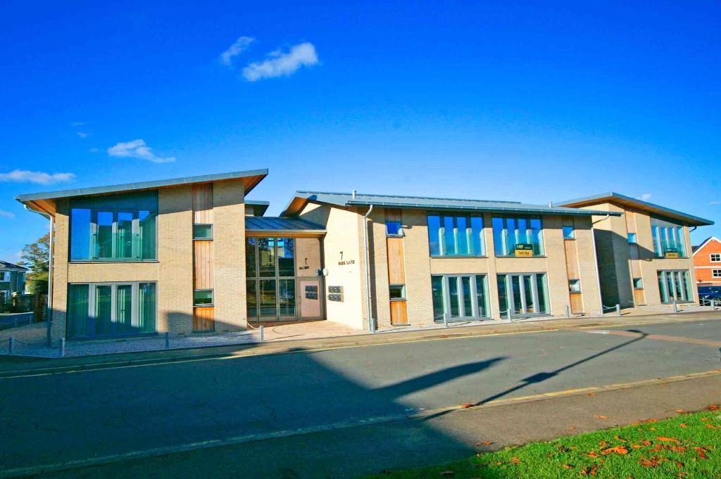 3 bed Studio for rent in Newmarket. From Morris Armitage - Newmarket