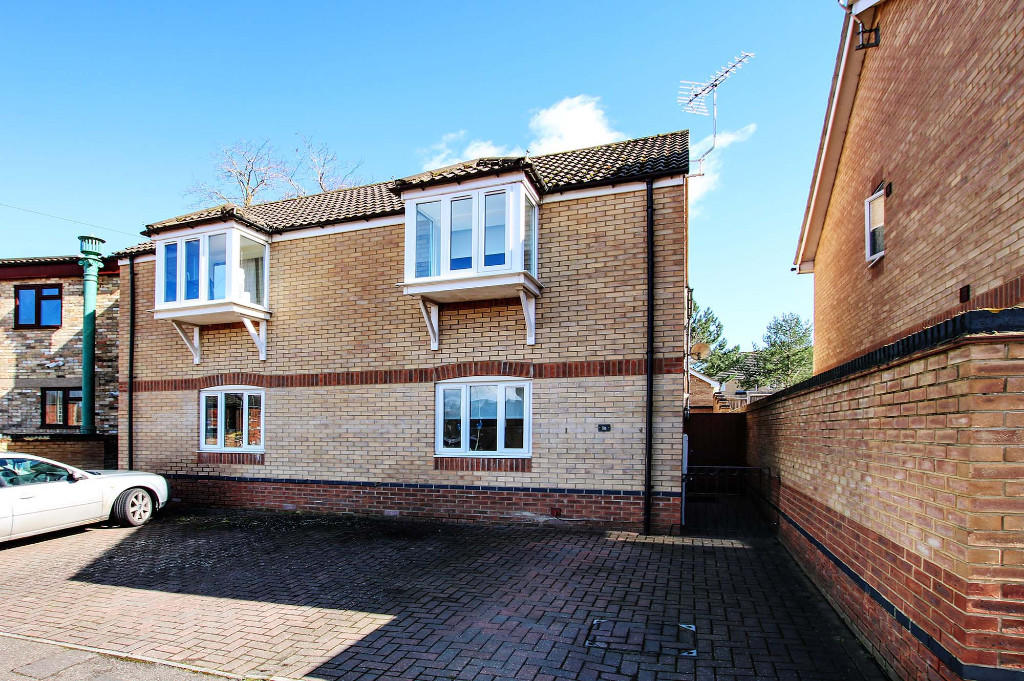 3 bed Semi Detached for rent in Newmarket. From Morris Armitage - Newmarket