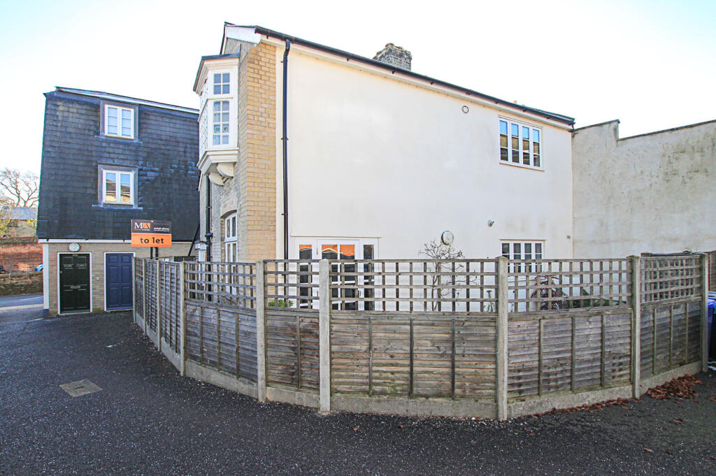 2 bed Detached for rent in Newmarket. From Morris Armitage - Newmarket 2 bed Detached for rent in Newmarket. From Morris Armitage - Newmarket