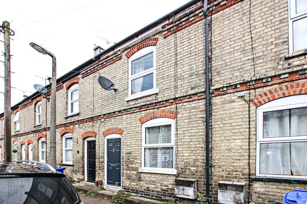 2 bed Mid Terraced House for rent in Newmarket. From Morris Armitage - Newmarket