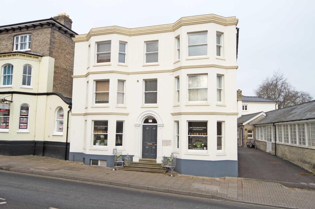 2 bed 1st Floor Flat for rent in Newmarket. From Morris Armitage - Newmarket