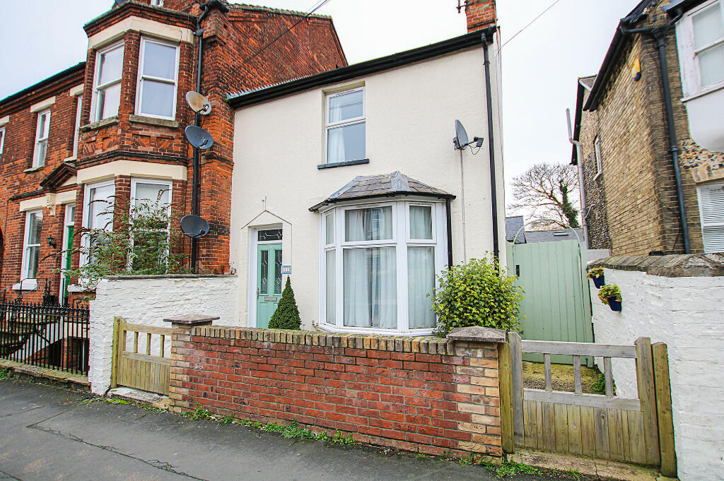 3 bed End of Terrace for rent in Newmarket. From Morris Armitage - Newmarket