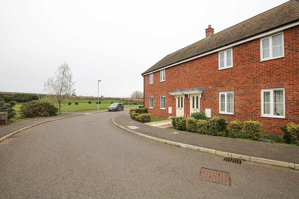 2 bed Apartment for rent in Red Lodge. From Morris Armitage - Newmarket 2 bed Apartment for rent in Red Lodge. From Morris Armitage - Newmarket