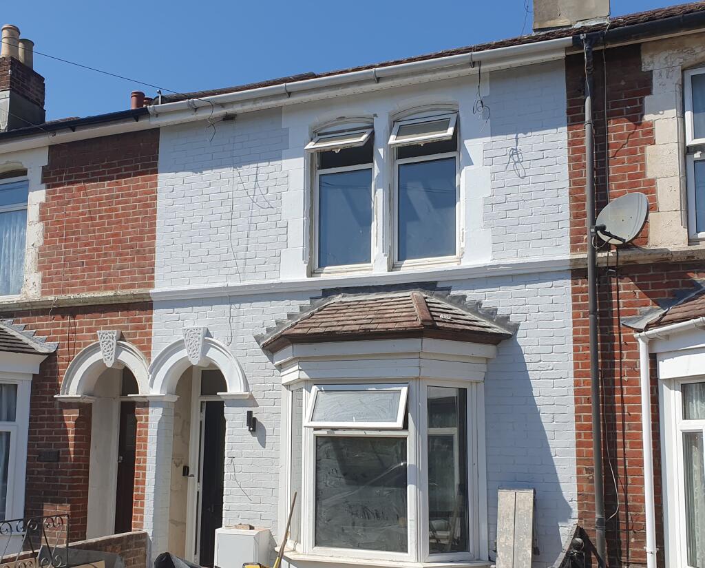 3 bed Mid Terraced House for rent in Eastleigh. From Morris Dibben - Chandler's Ford 3 bed Mid Terraced House for rent in Eastleigh. From Morris Dibben - Chandler's Ford