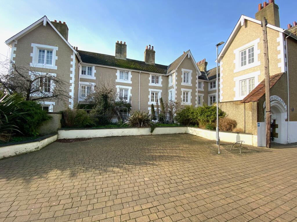 2 bed 1st Floor Flat for rent in Portsmouth. From Morris Dibben - Portsmouth