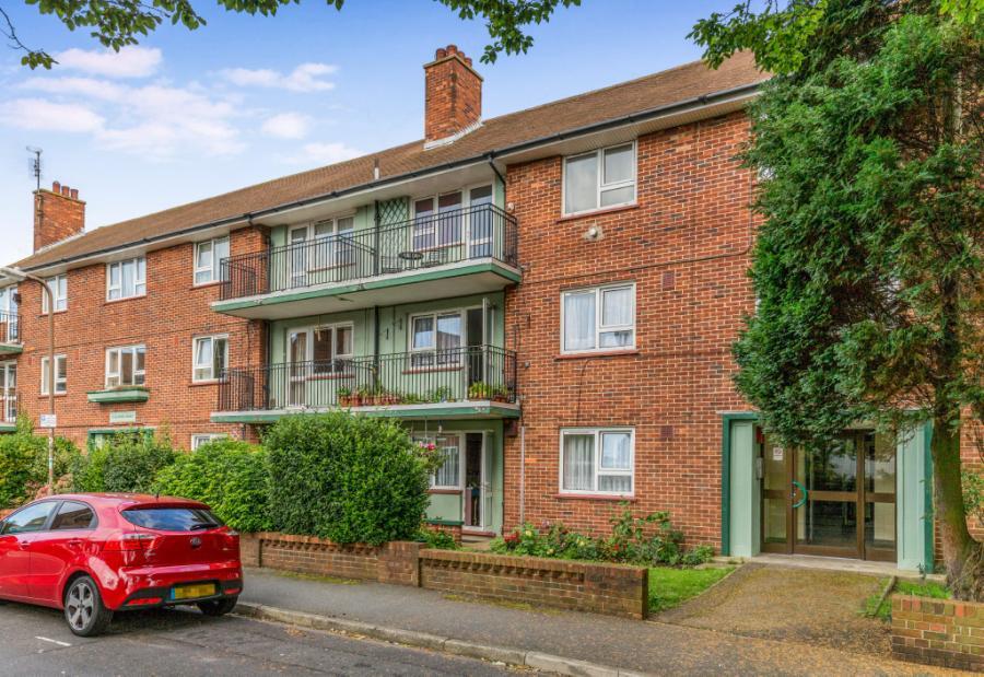 2 bed 1st Floor Flat for rent in Portsmouth. From Morris Dibben - Portsmouth