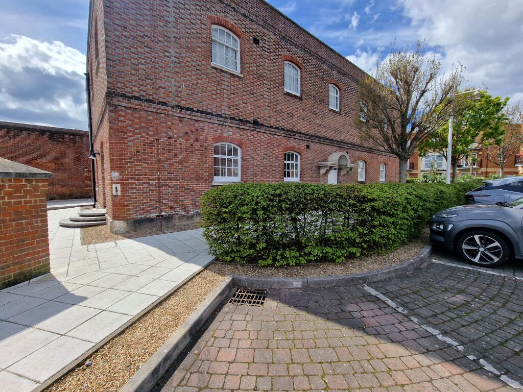 2 bed Detached for rent in Portsmouth. From Morris Dibben - Portsmouth
