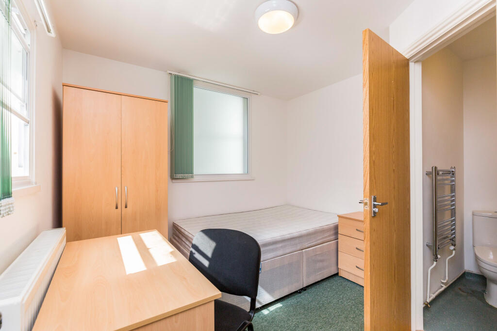 1 bed House Share for rent in Portsmouth. From Morris Dibben - Portsmouth