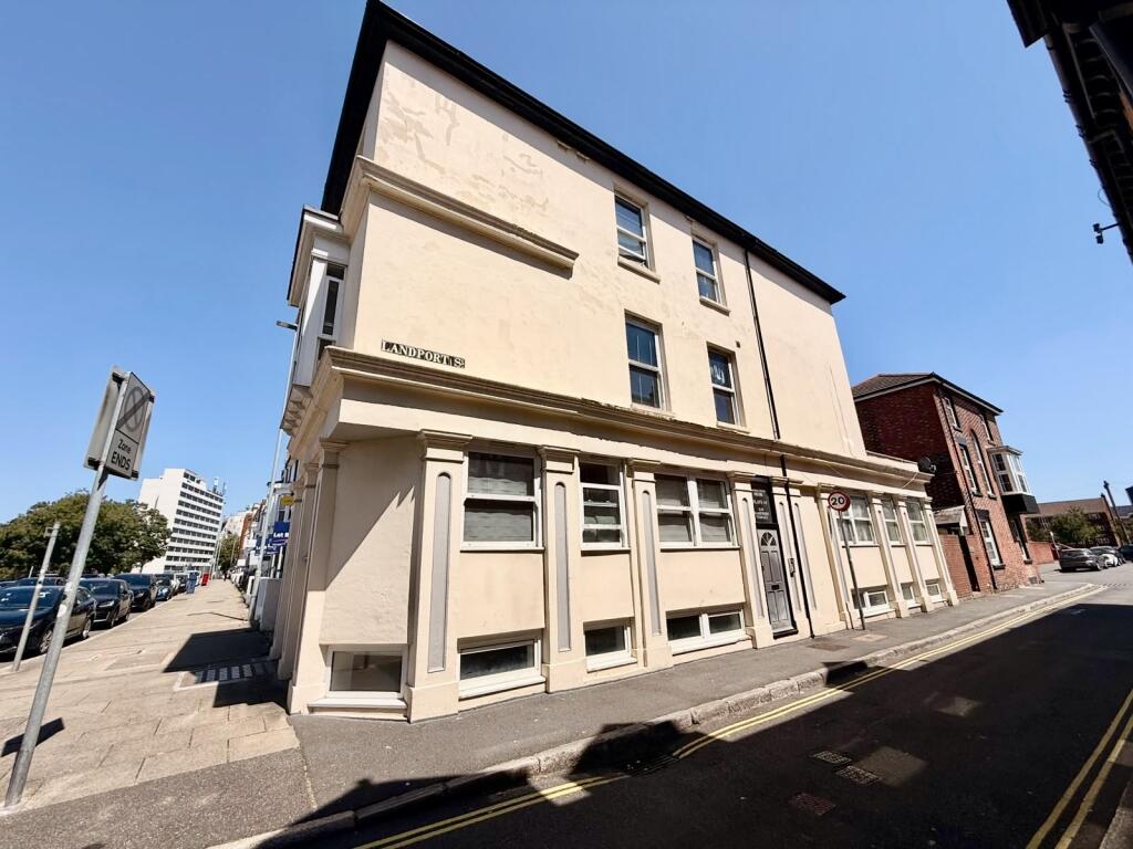2 bed Detached for rent in Portsmouth. From Morris Dibben - Portsmouth