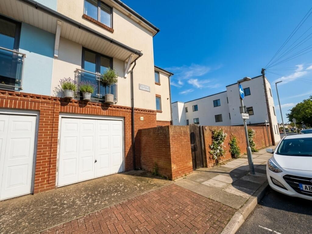 3 bed End of Terrace for rent in Portsmouth. From Morris Dibben - Portsmouth